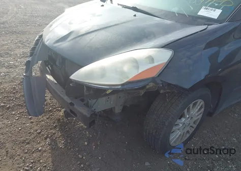 2010 Toyota Sienna Ce z USA, uszkodzony, nr VIN 5TDKK4CC7AS337215